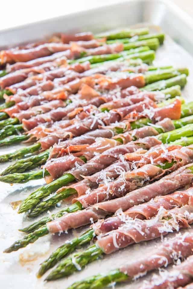 Prosciutto-Wrapped-Asparagus-Fifteen-Spatulas