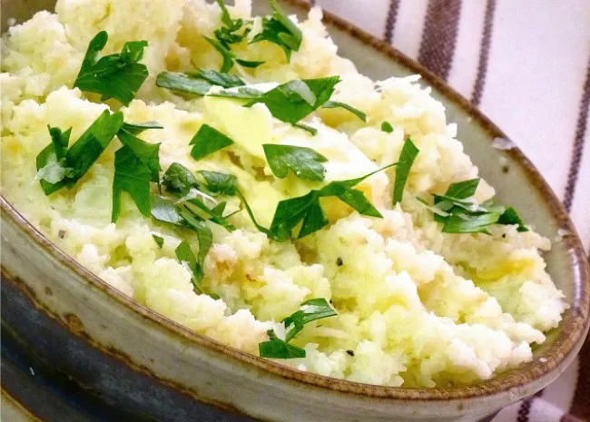 keto cauliflower mash, mashed potatoes, best keto side dishes